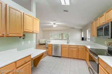 936 Tavernier Circle NE Palm Bay FL 32905