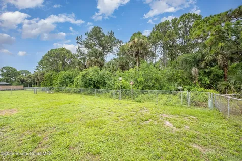 2823 Wright Avenue Melbourne FL 32935