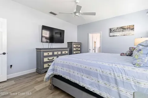 6920 Hacienda Drive Grant FL 32949