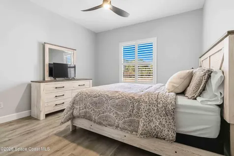6920 Hacienda Drive Grant FL 32949
