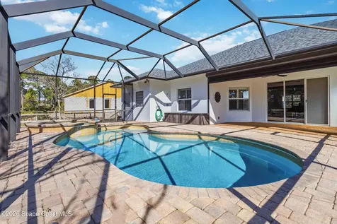 6920 Hacienda Drive Grant FL 32949