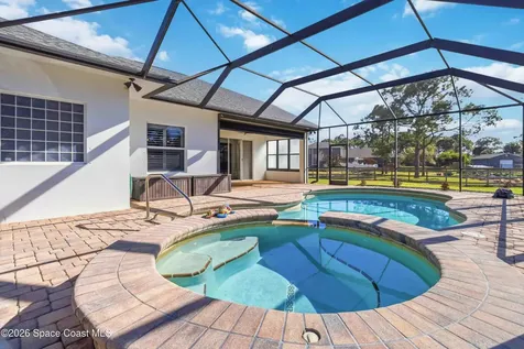 6920 Hacienda Drive Grant FL 32949