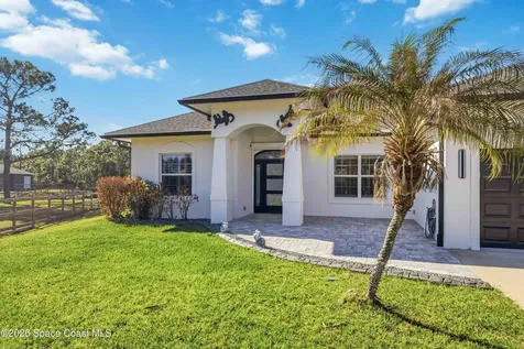 6920 Hacienda Drive Grant FL 32949