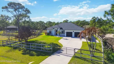 6920 Hacienda Drive Grant FL 32949