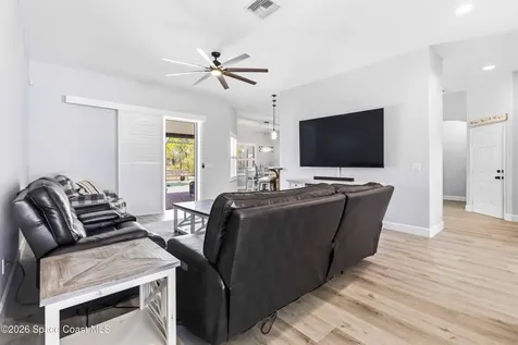 6920 Hacienda Drive Grant FL 32949