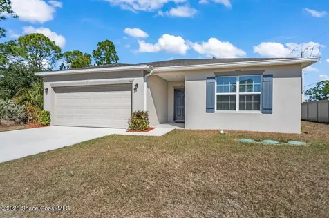 395 Sherman Street SE Palm Bay FL 32909