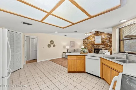 2213 Woodlawn Circle Melbourne FL 32934