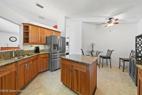 853 Lamplighter Drive NW Palm Bay FL 32907