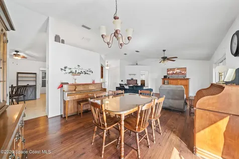 853 Lamplighter Drive NW Palm Bay FL 32907