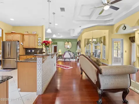 882 Palo Alto Street SE Palm Bay FL 32909