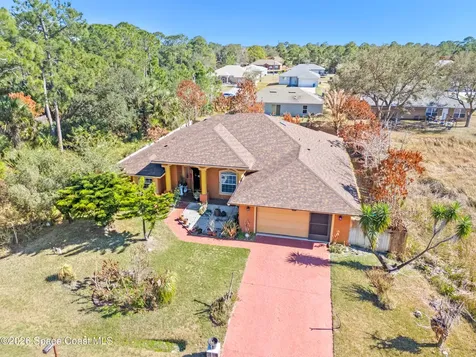 882 Palo Alto Street SE Palm Bay FL 32909