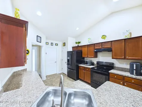 490 Tuloma Avenue SW Palm Bay FL 32908