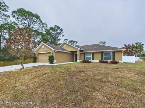 490 Tuloma Avenue SW Palm Bay FL 32908