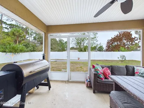 490 Tuloma Avenue SW Palm Bay FL 32908