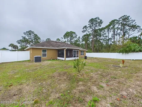 490 Tuloma Avenue SW Palm Bay FL 32908