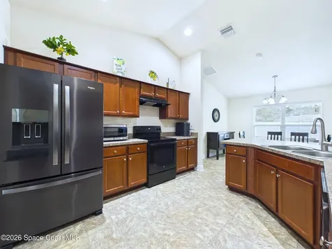 490 Tuloma Avenue SW Palm Bay FL 32908
