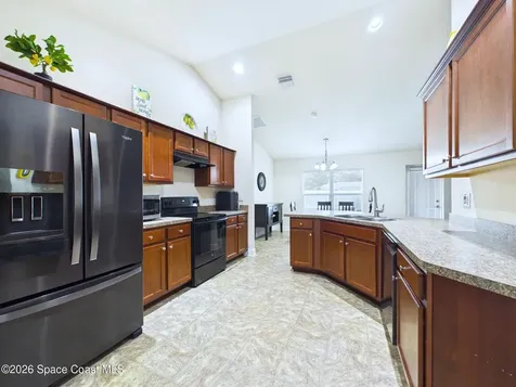 490 Tuloma Avenue SW Palm Bay FL 32908