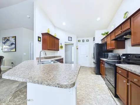 490 Tuloma Avenue SW Palm Bay FL 32908