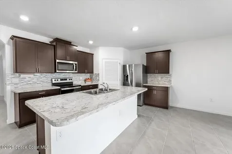 458 Haleybury Street SW Palm Bay FL 32908