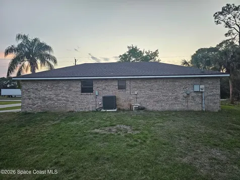 647 Bryant Road SW Palm Bay FL 32908