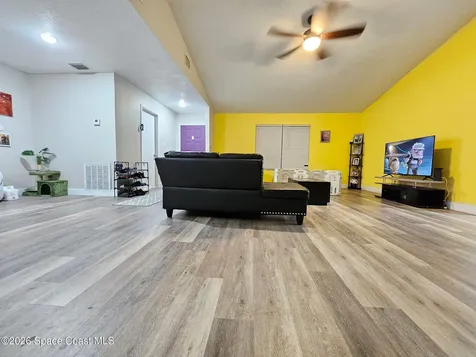 647 Bryant Road SW Palm Bay FL 32908