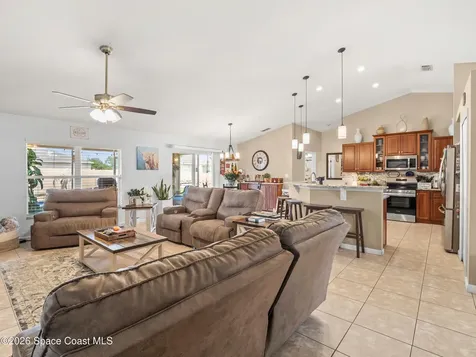 581 Ganley Street SW Palm Bay FL 32908