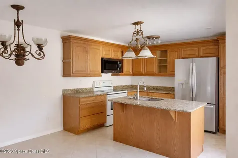 1313 Vista Oaks Circle NE Palm Bay FL 32905