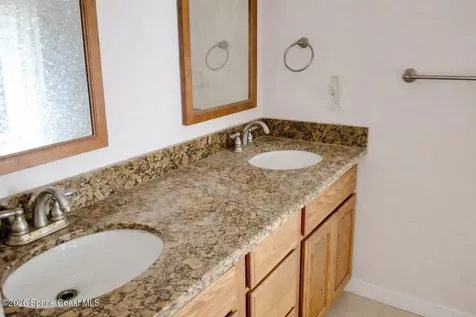 1313 Vista Oaks Circle NE Palm Bay FL 32905