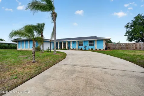 956 Waialae Circle NE Palm Bay FL 32905