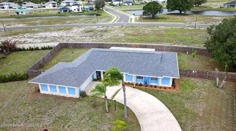 956 Waialae Circle NE Palm Bay FL 32905