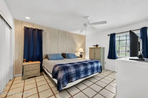 956 Waialae Circle NE Palm Bay FL 32905