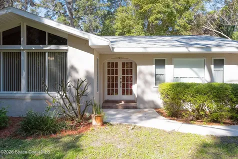 693 W Pine Road Melbourne Village FL 32904