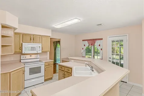 693 W Pine Road Melbourne Village FL 32904