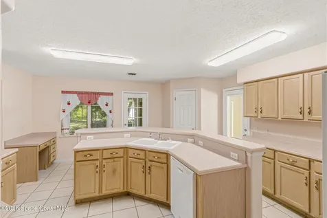 693 W Pine Road Melbourne Village FL 32904