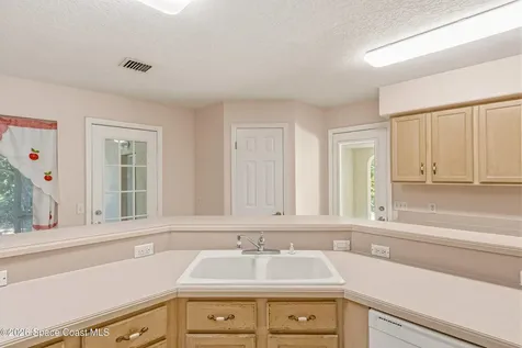 693 W Pine Road Melbourne Village FL 32904