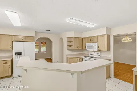 693 W Pine Road Melbourne Village FL 32904