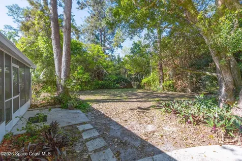 693 W Pine Road Melbourne Village FL 32904