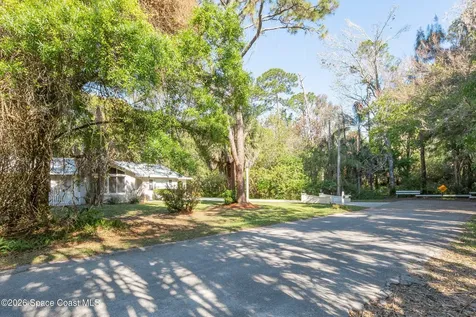 693 W Pine Road Melbourne Village FL 32904