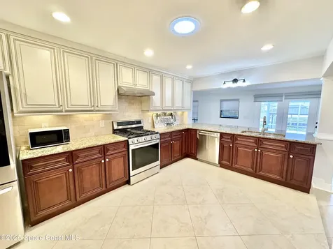 425 Penguin Drive Satellite Beach FL 32937