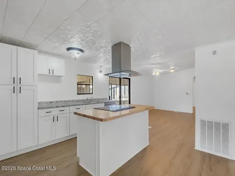 908 Oleander Circle Barefoot Bay FL 32976