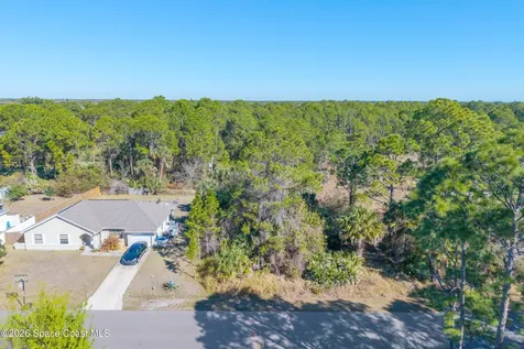 825 Doverbrook Road NW Palm Bay FL 32907