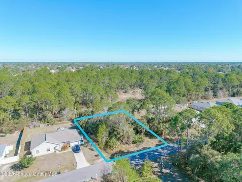 825 Doverbrook Road NW Palm Bay FL 32907