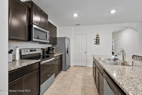 840 Old Country Road SE Palm Bay FL 32909