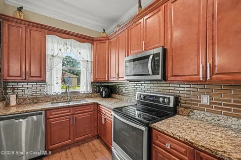 700 Cleaves Street SE Palm Bay FL 32909