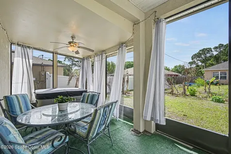 700 Cleaves Street SE Palm Bay FL 32909
