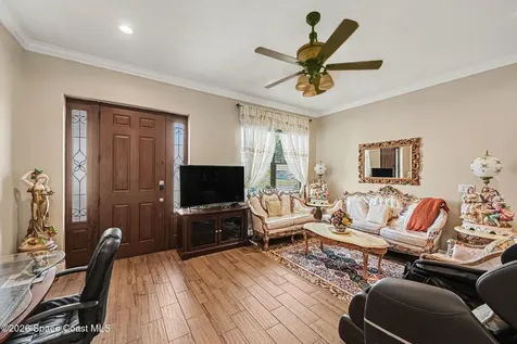 700 Cleaves Street SE Palm Bay FL 32909