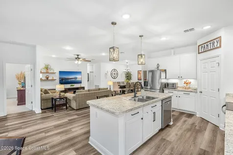 900 Nixon Circle NE Palm Bay FL 32907