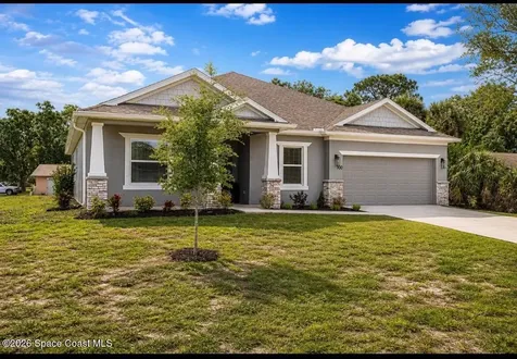900 Nixon Circle NE Palm Bay FL 32907