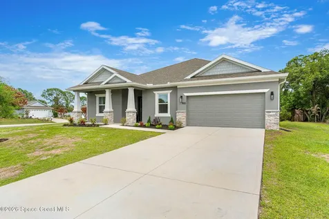900 Nixon Circle NE Palm Bay FL 32907
