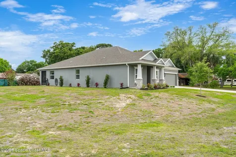 900 Nixon Circle NE Palm Bay FL 32907